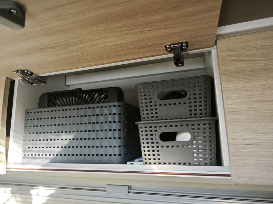 Stapelbare Aufbewahrungsboxen mit Deckel (6er-Set)